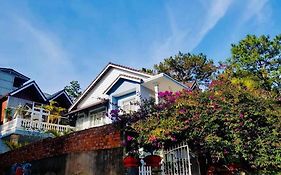 Hoa Dat Guesthouse